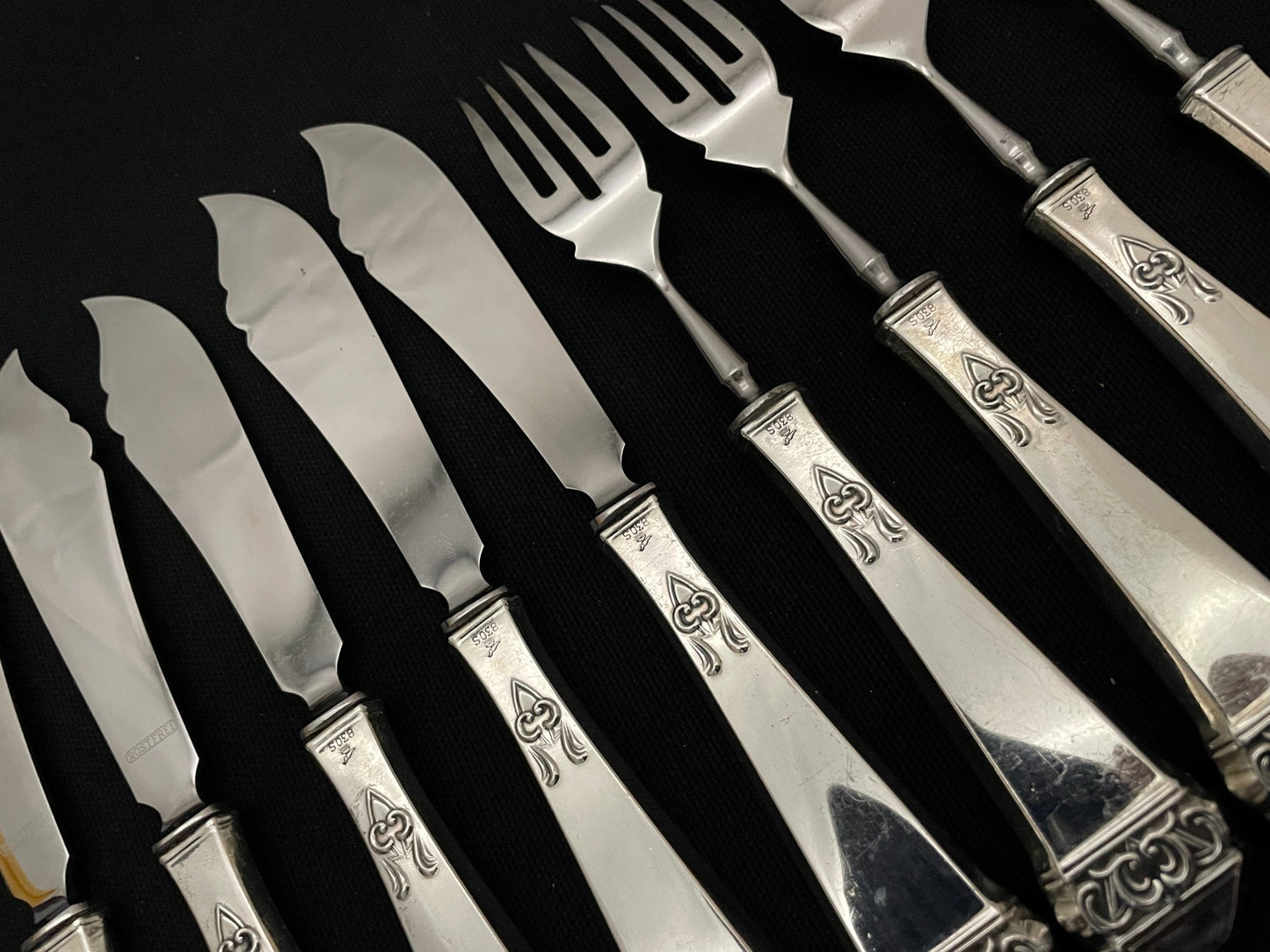 Saga Sølvbestikk Fiskekniv og fiskegaffel bakside