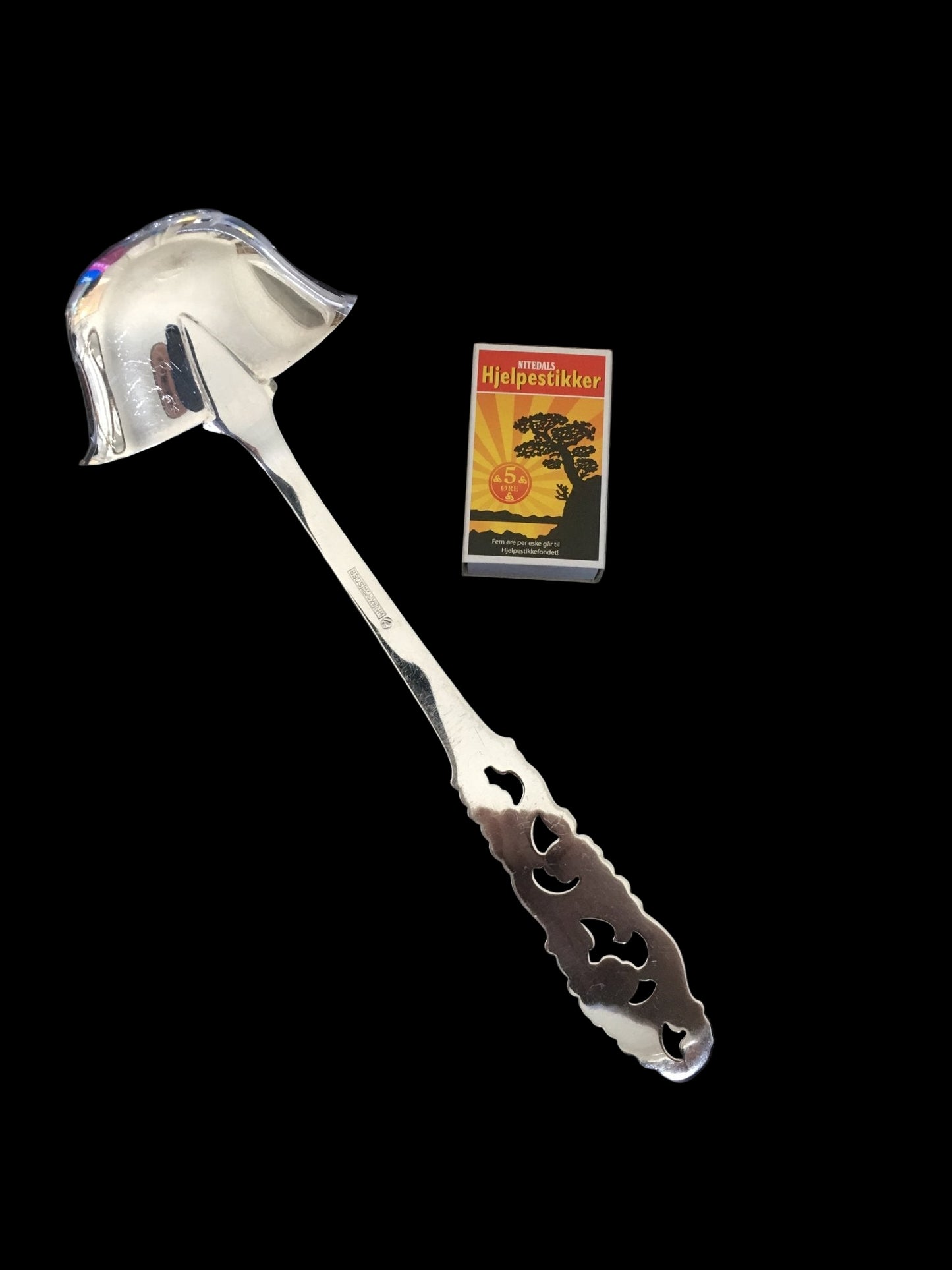 Tele sølvbesstikk Suppeøse bakside