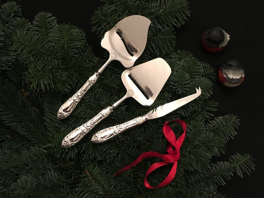 Upphöjd rosésilverfiskskyffel, pajskyffel, pajkniv och mer på 830-talet