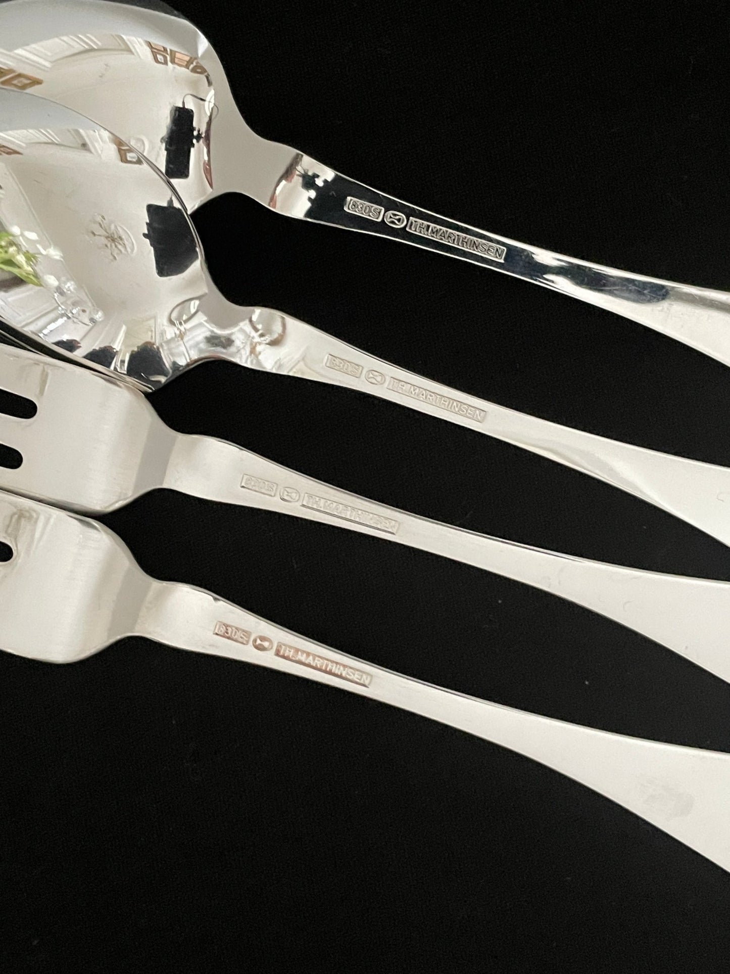 Opphøyd Rose sølv dessert skje eller kake gaffel i 830s