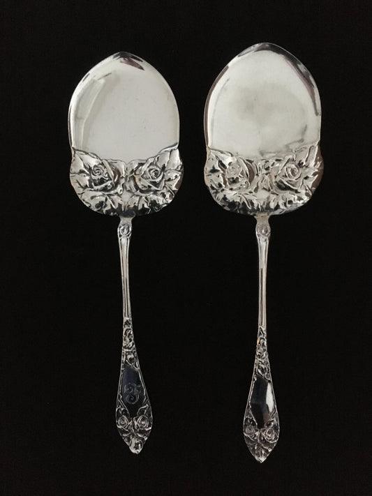 Raised Rose silver older cake spatulas in the 830s by Th Marthinsen