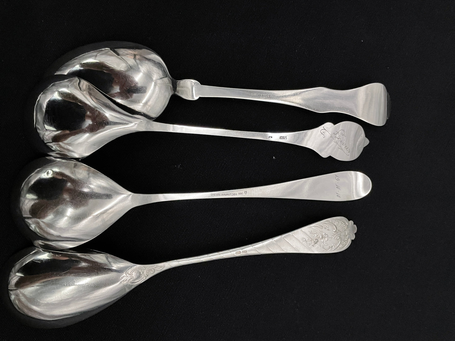 Store serverings skjeer i sølv 830s av forskjellige produsenter