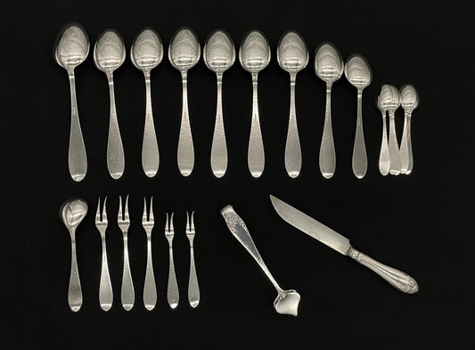 Hammered Rose silver bestick på 830-talet av Hans Hohle