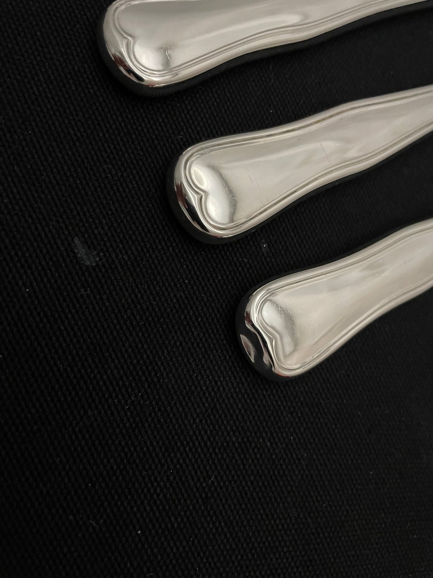 Ribbed silver cutlery knives with long handle in 925s by David Andersen