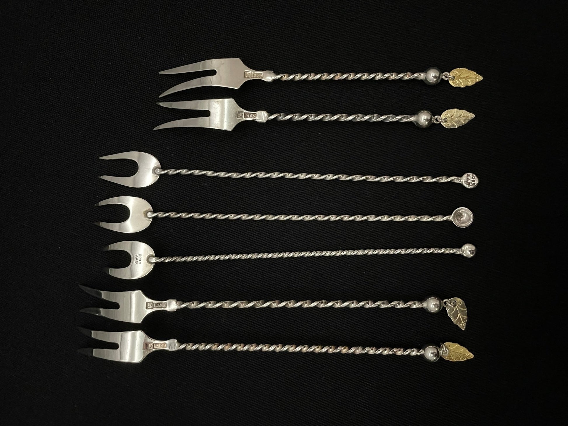 Festbord sølvbestikk koldt gaffel bakside