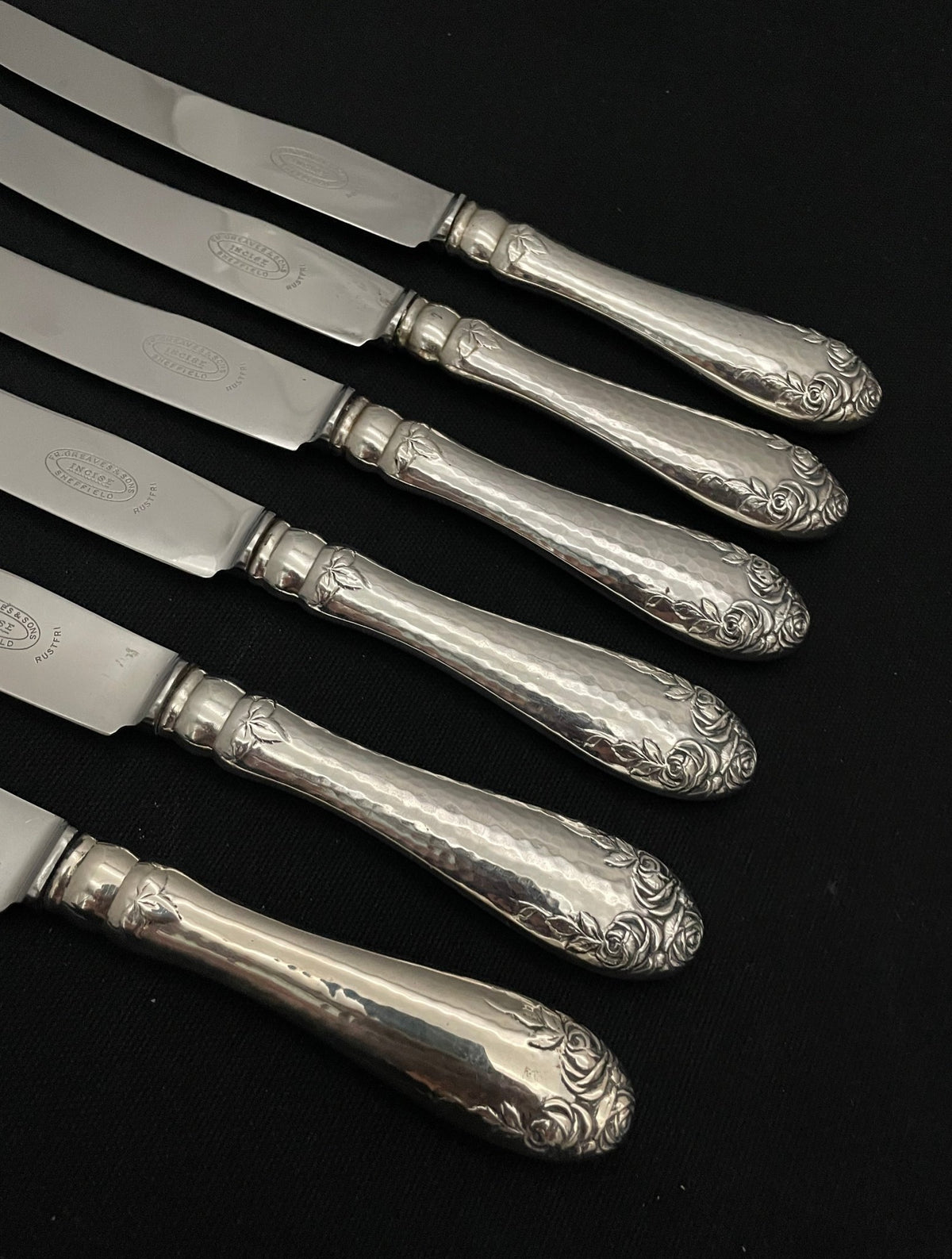 Hamret Rose sølvbestikk kniv detaljer