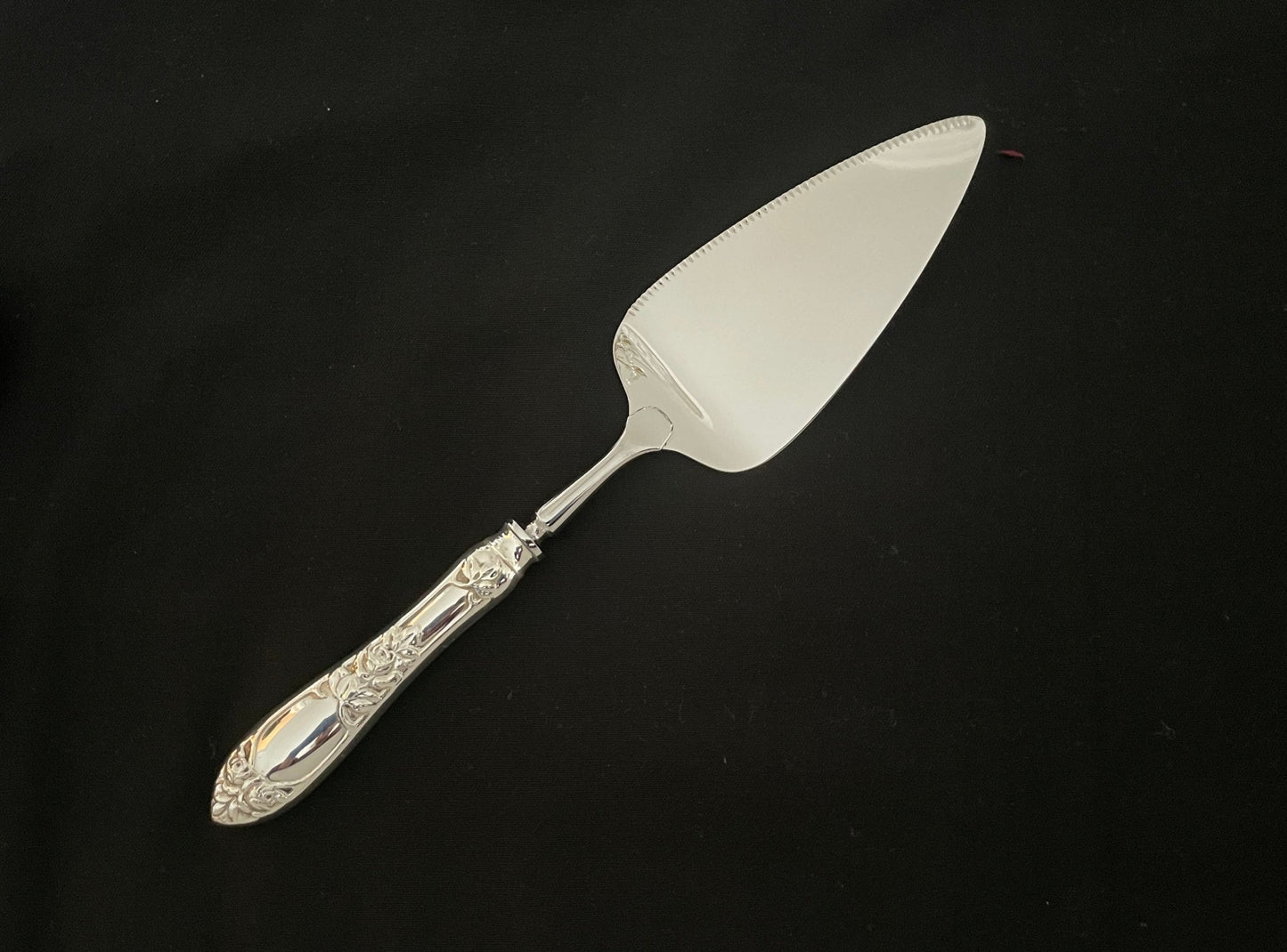 Raised Rose silver fish shovel, pie shovel, pie knife and more in the 830s