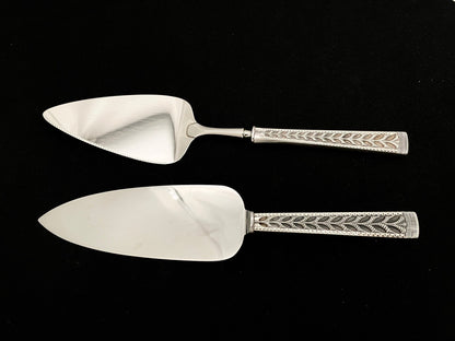 Jewel silver in cutlery and serving pieces in the 830s by N Hansens Sølv.