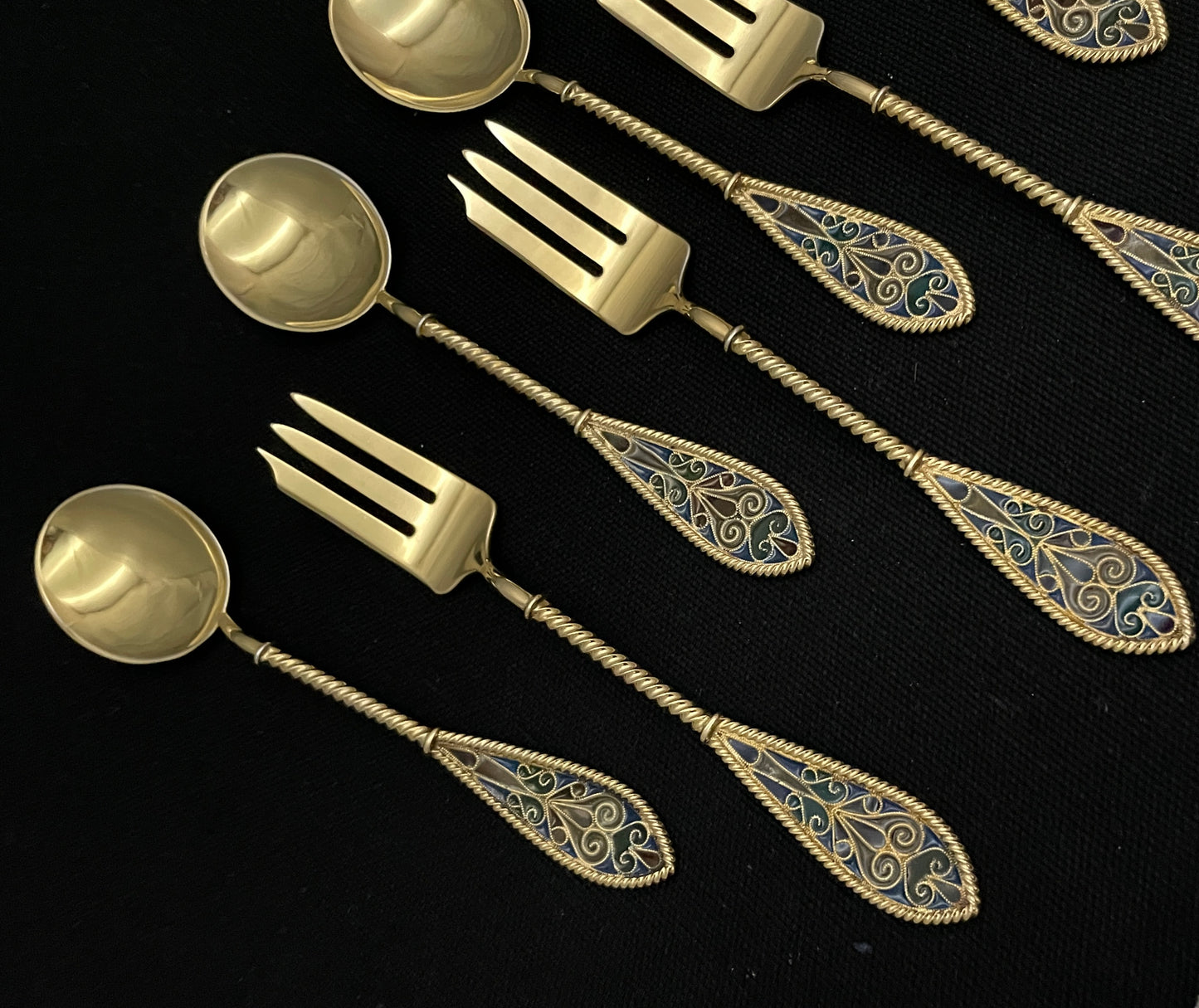Kake gaffel og Dessert skje med emalje i 925s av Johan G Kjærland