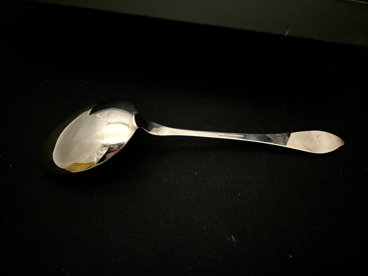 Grøtskje i sølv i 830s i Opphøyet Rose