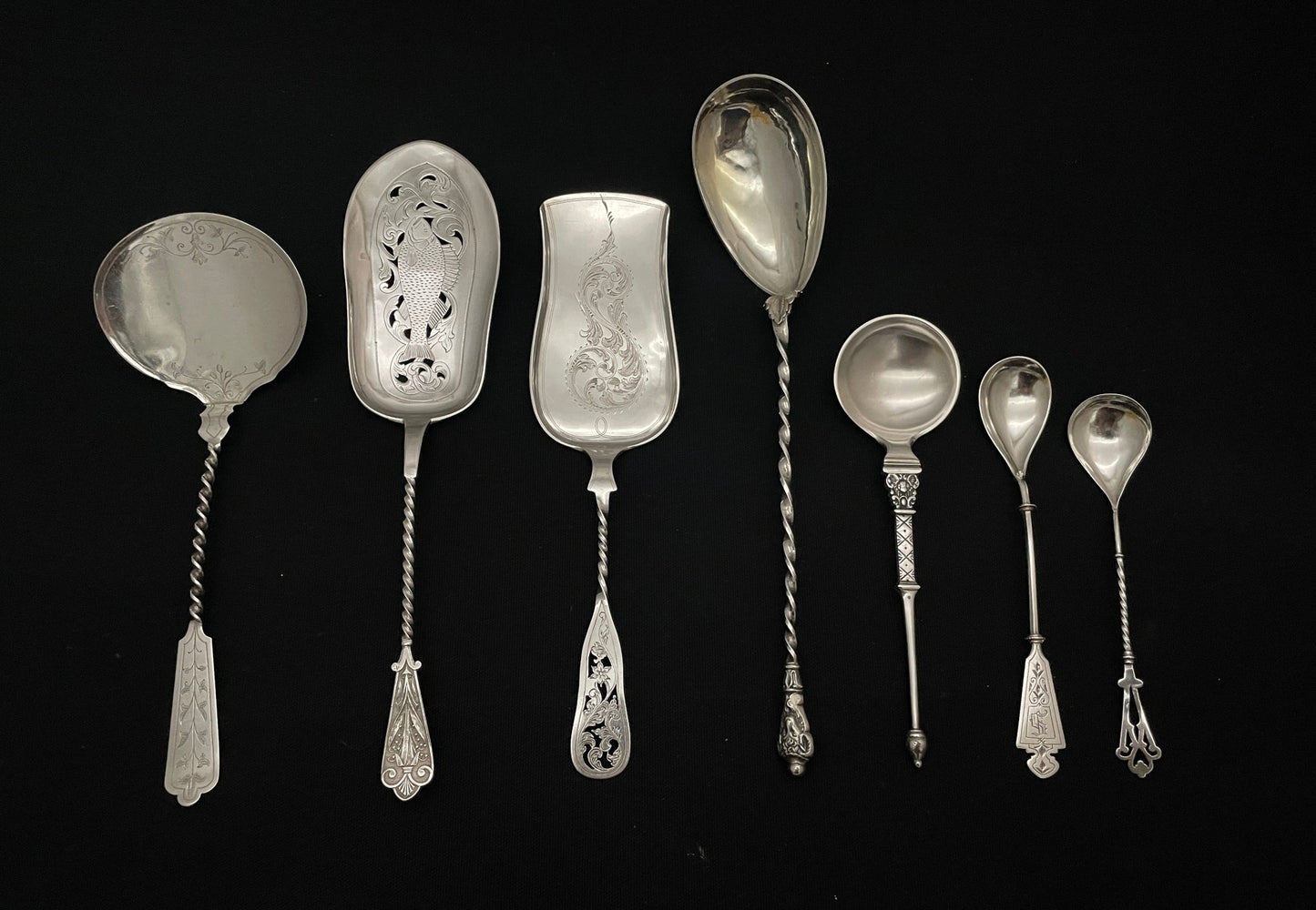 Sjeldent sølv i 13 1/4 skjeer og spader alt i eldre varianter