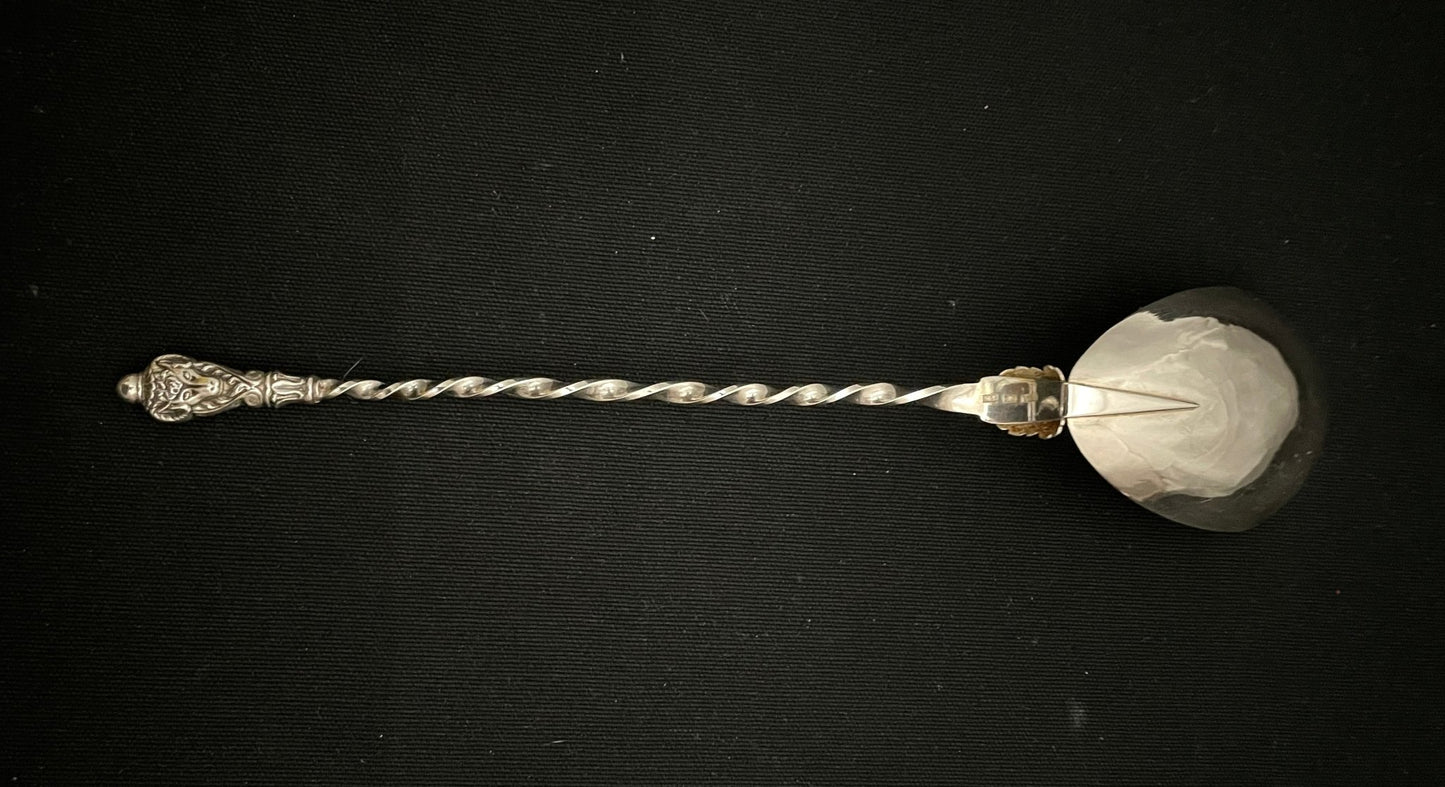 Sjeldent sølv i 13 1/4 skjeer og spader alt i eldre varianter