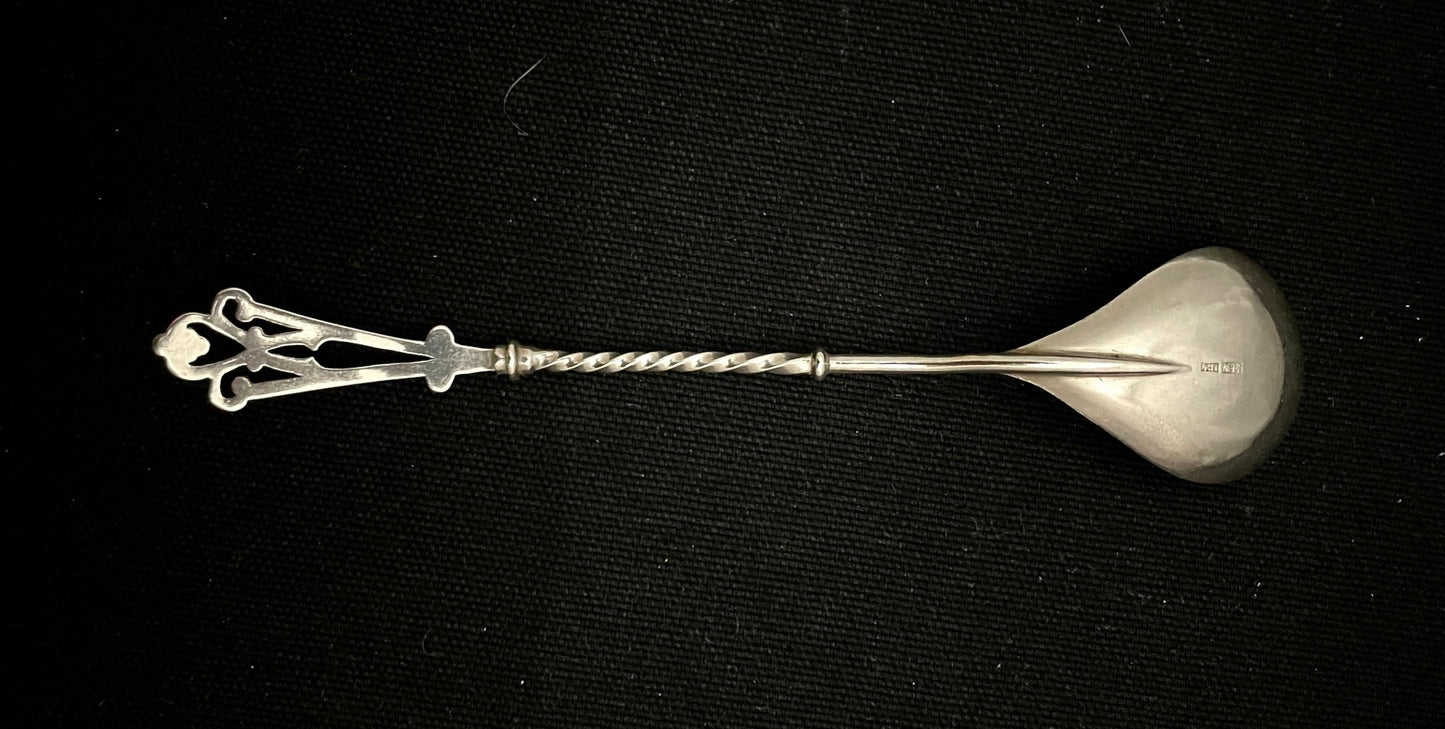 Sjeldent sølv i 13 1/4 skjeer og spader alt i eldre varianter