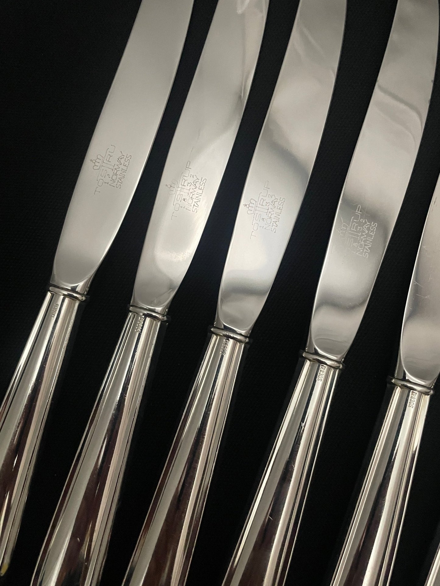 Jubileum sølvbestikk kniver i stor størrelse 23.0cm i 830s