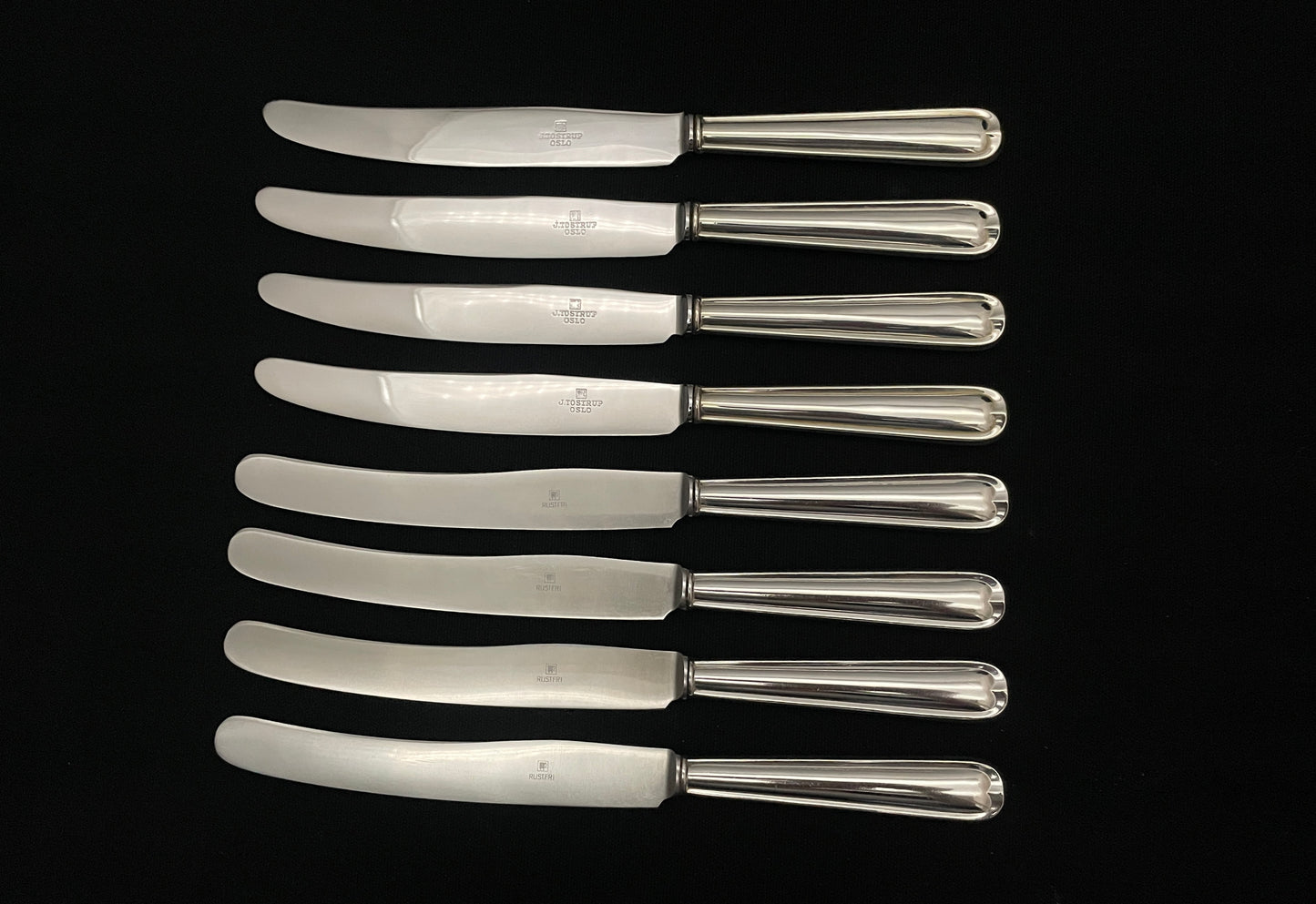 Jubileum sølvbestikk kniver i 830s eldre modell av Tostrup