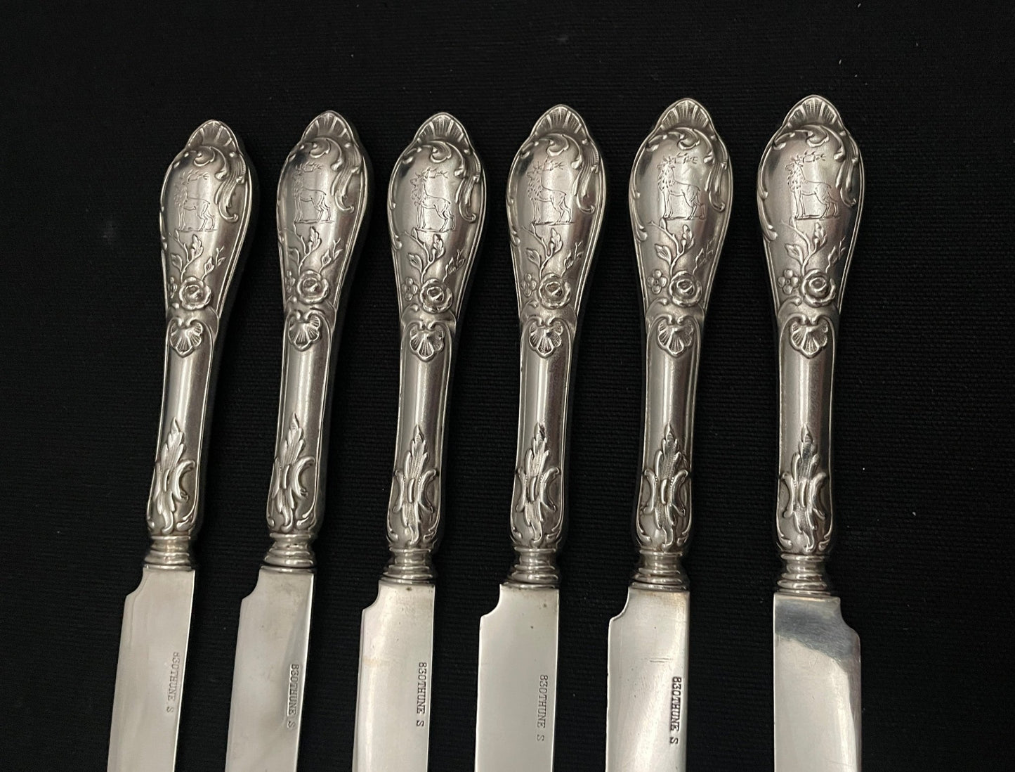Rococco sølvbestikk kniver i 830s helsølv av Thune
