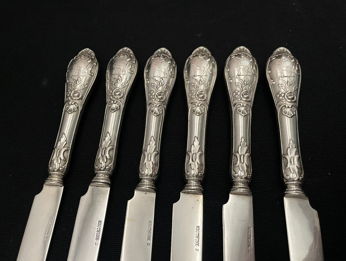 Rococco sølvbestikk kniver i 830s helsølv av Thune