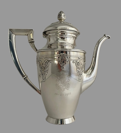 Kaffekanne i Dragestil sølv i 830s av Thune