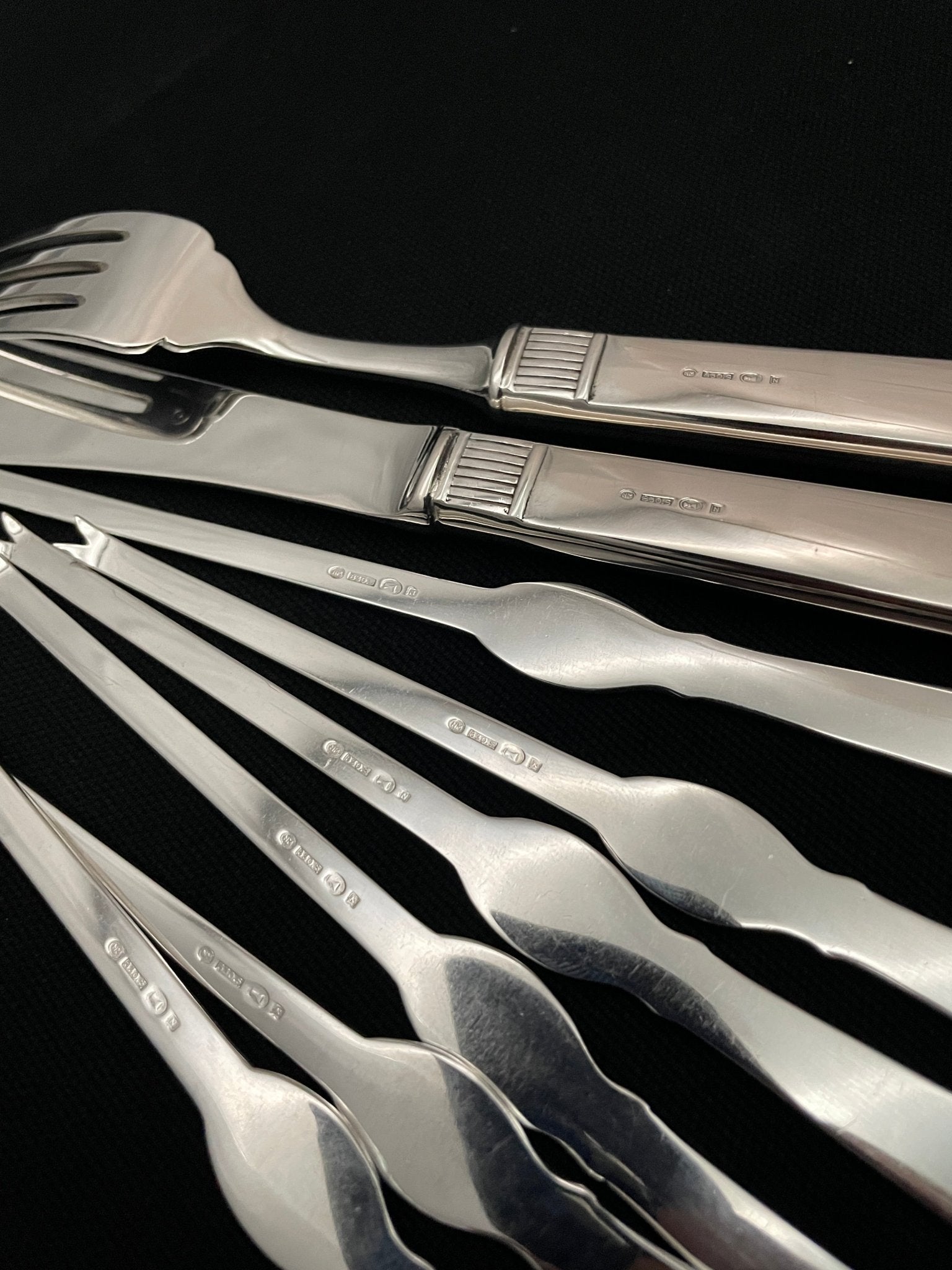 Prins Harald Sølvbestikk Hummer gaffel Fiskebestikk bakside