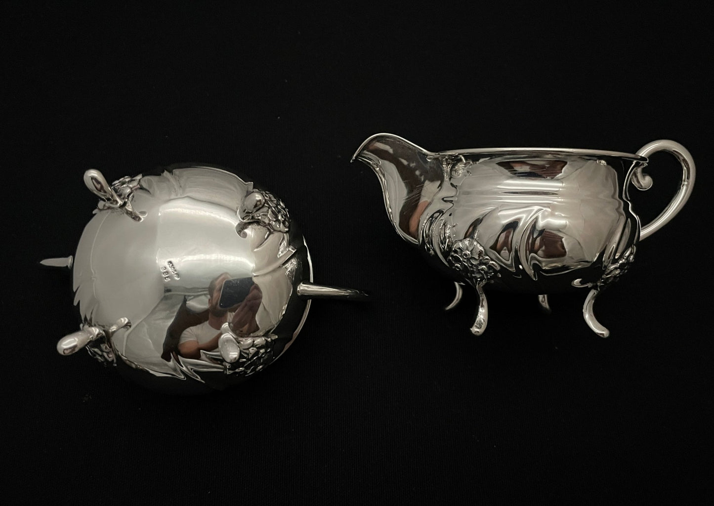 Sett nr 4 Fløtemugge og Sukkerkopp Magnus Aase fra siden