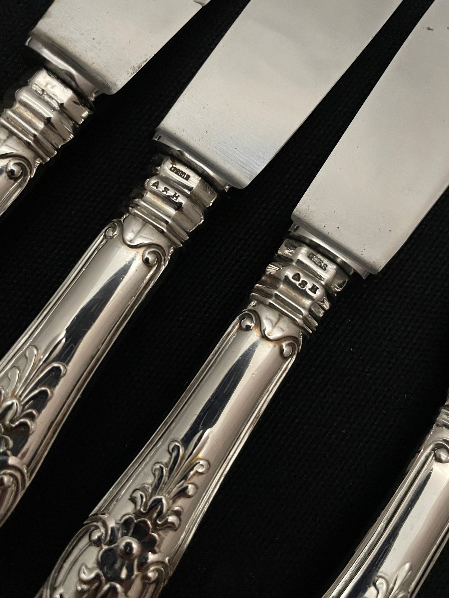 Kings Pattern silver cutlery in 830s and 925s