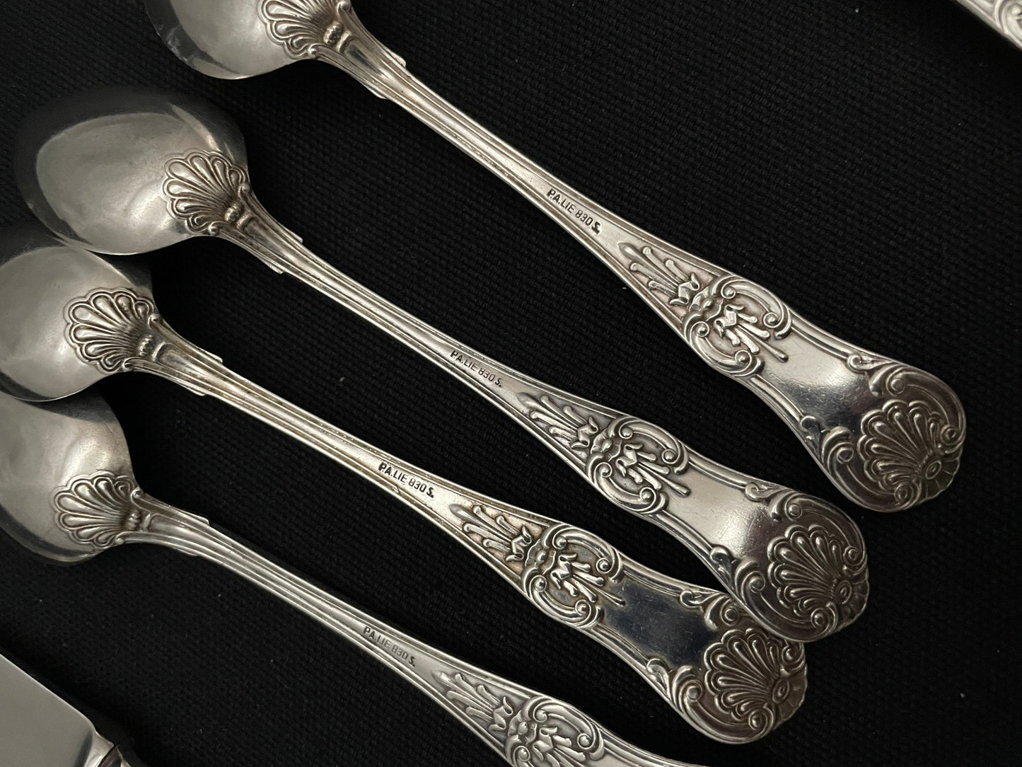 Kings Pattern silver cutlery in 830s and 925s