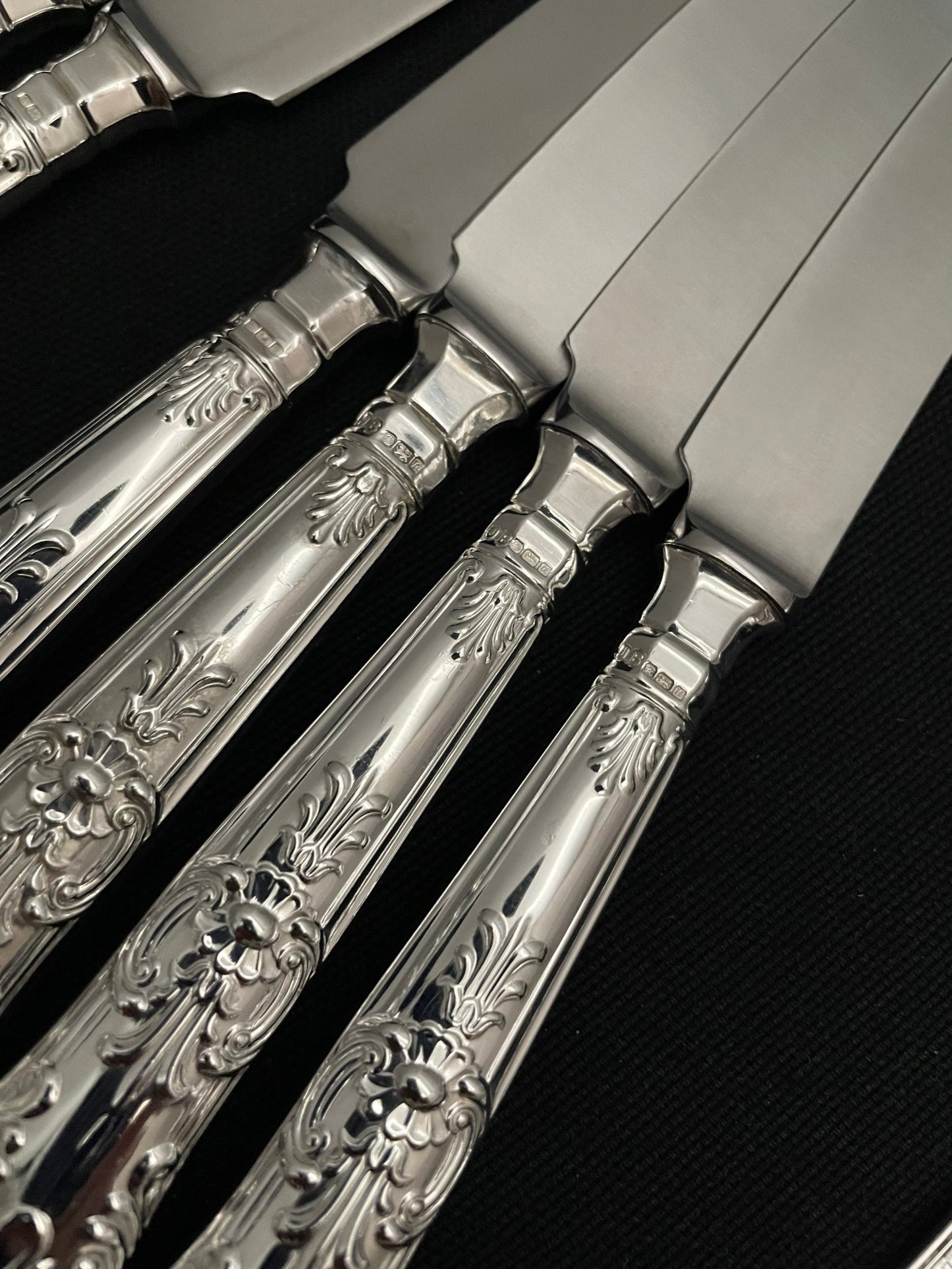 Kings Pattern silver cutlery in 830s and 925s