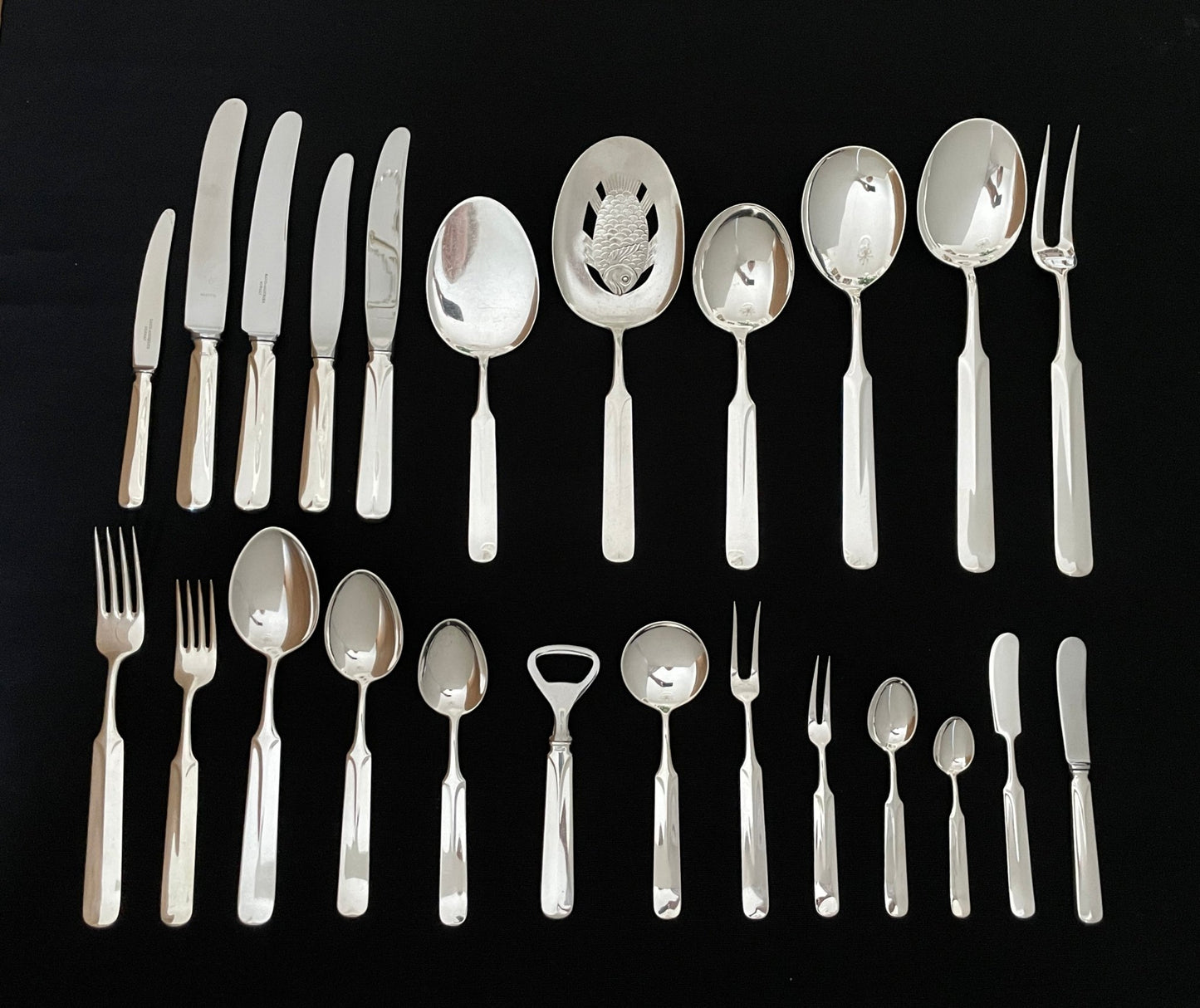 Glatt Rådhus silver cutlery by David Andersen in the 830s