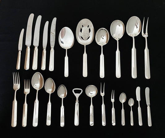 Glatt Rådhus silver cutlery by David Andersen in the 830s