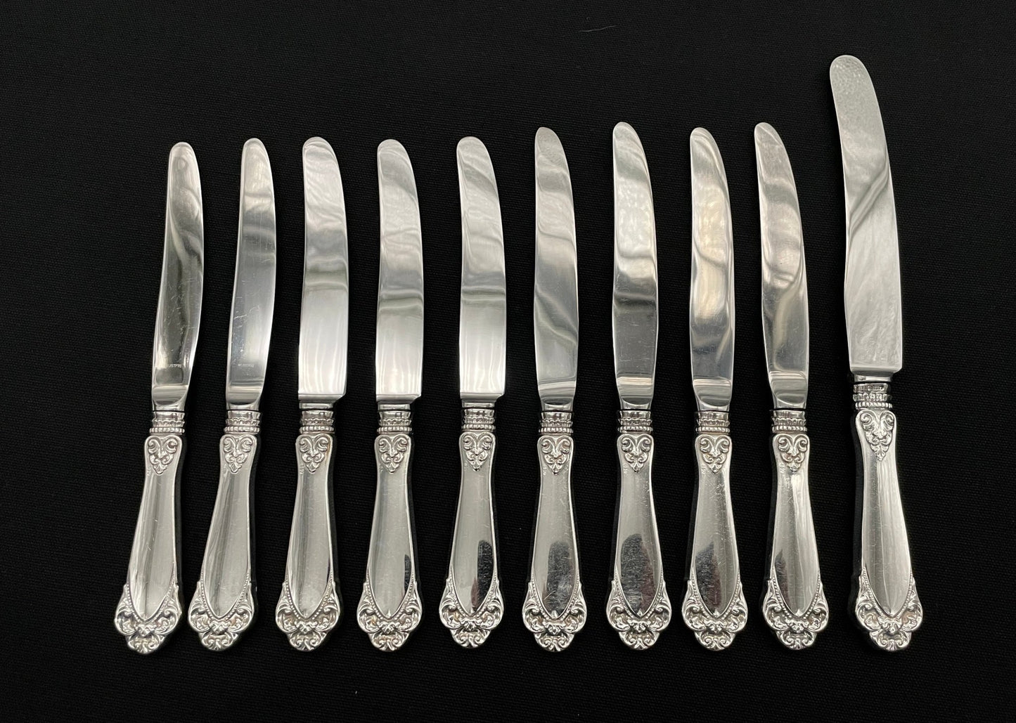 Laila silver coffee spoons and knives in various sizes in the 830s by Brødrene Lohne