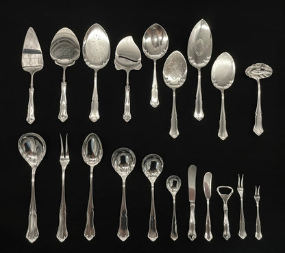 Martha Märtha silver serving pieces in the 830s by Th Marthinsen