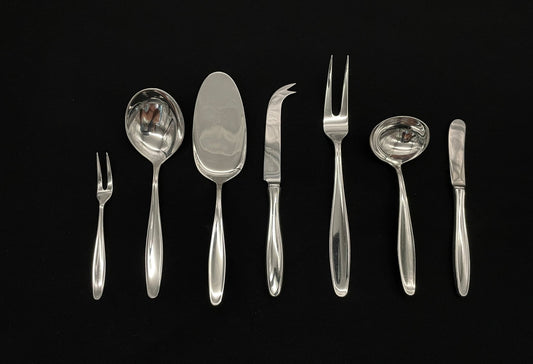 Bridal silver serving pieces in the 830s by David Andersen