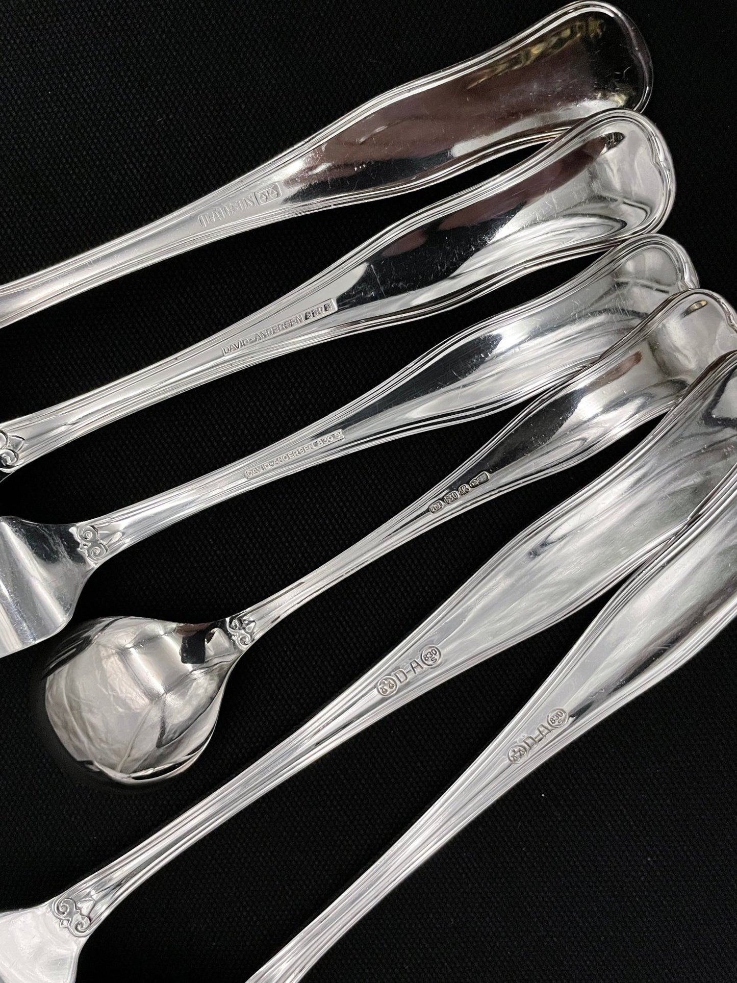 Fluted silver cutlery parts in the 830s by David Andersen