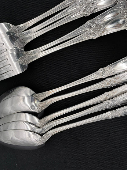 Dragon silver cutlery in the 830s by Thune