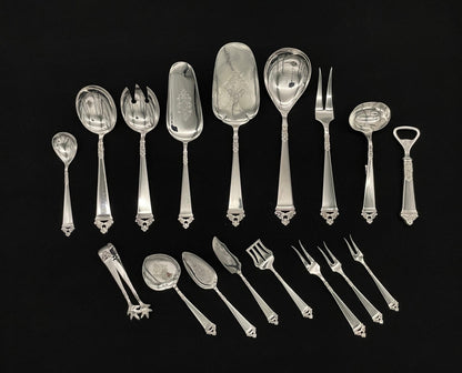 Odel silver cutlery in various serving pieces in the 830s