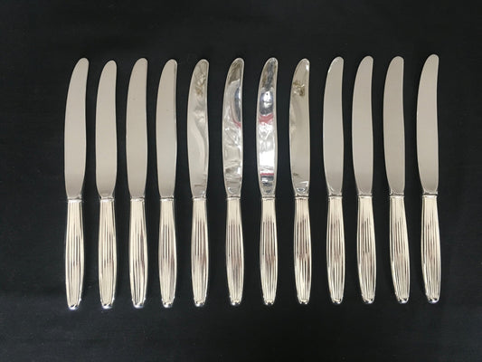 Åre store og små kniver i 830s fra Th Olsens Eftf. og Tostrup.