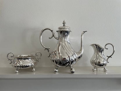 Honorable old silver coffee set in 3 parts in 830s of Thune.