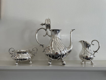 Honorable old silver coffee set in 3 parts in 830s of Thune.