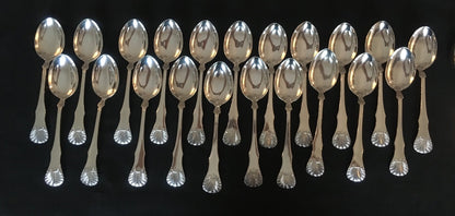 Queen silver knife, fork, spoon and other serving parts in 830s Tostrup