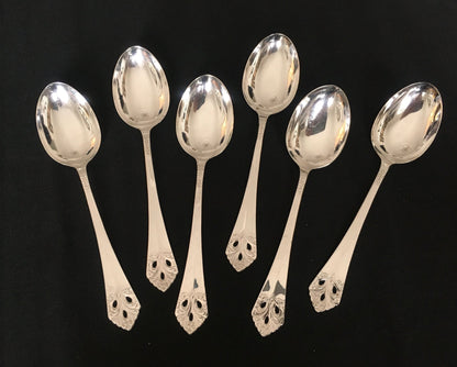 OFFER NOK 350 per piece on old silver dining spoons in the 830s in an UNKNOWN pattern.