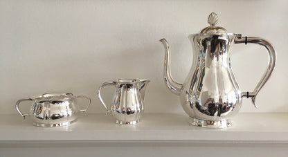 Silver coffee set with sugar bowl and cream jug in the 830s by David Andersen.