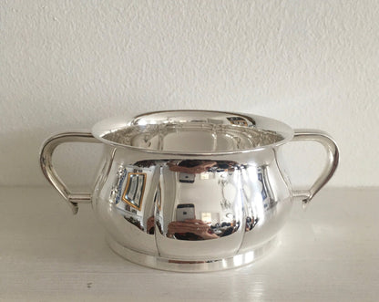 Silver coffee set with sugar bowl and cream jug in the 830s by David Andersen.