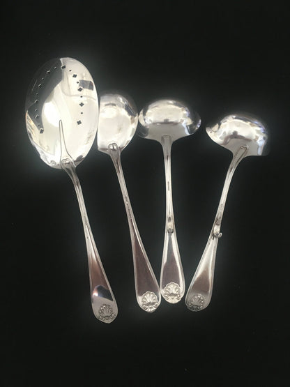 Skjell sølvbestikk Fiskespade og Sauseøse Tostrup