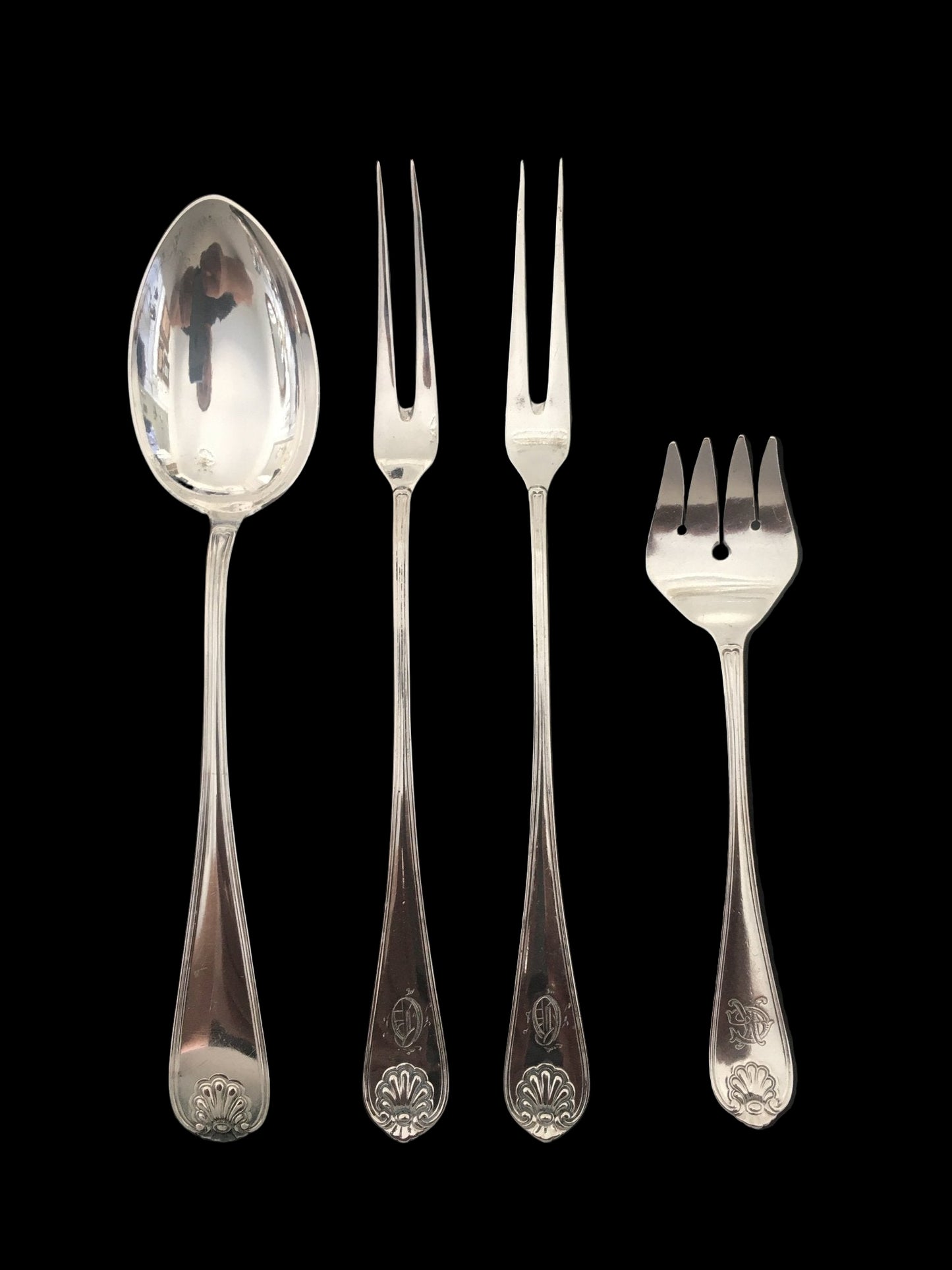 Skjell sølvbestikk Koldtgaffel sildespade Gravert