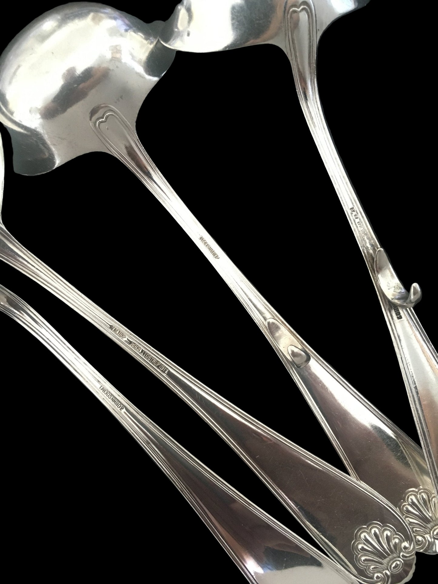 Skjell sølvbestikk Sauseøse Bakside Tostrup