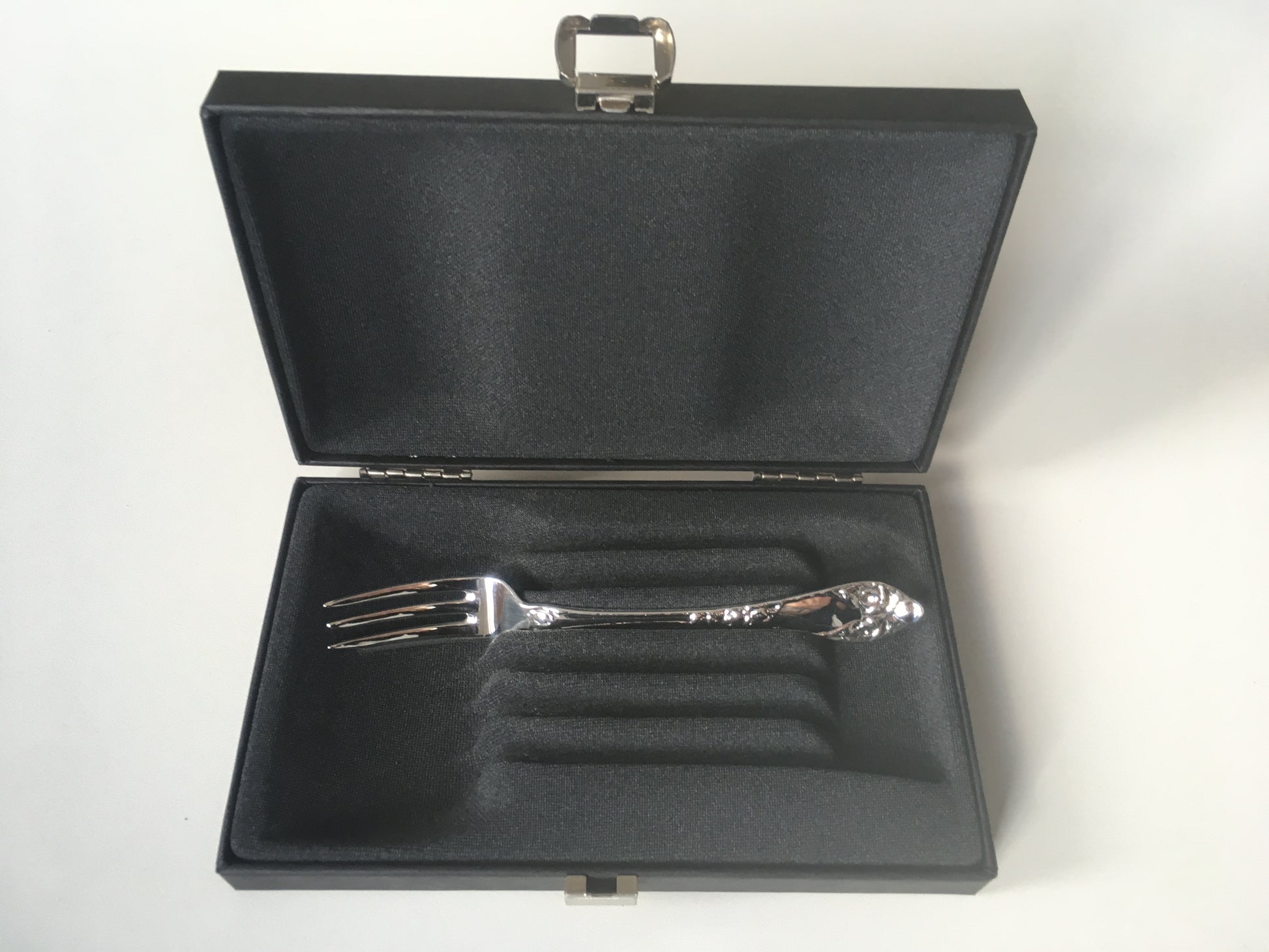 Sølvbestikk esker, Sølvtøy oppbevaring, Bestikk esker, bestikk etuier Kakegaffel