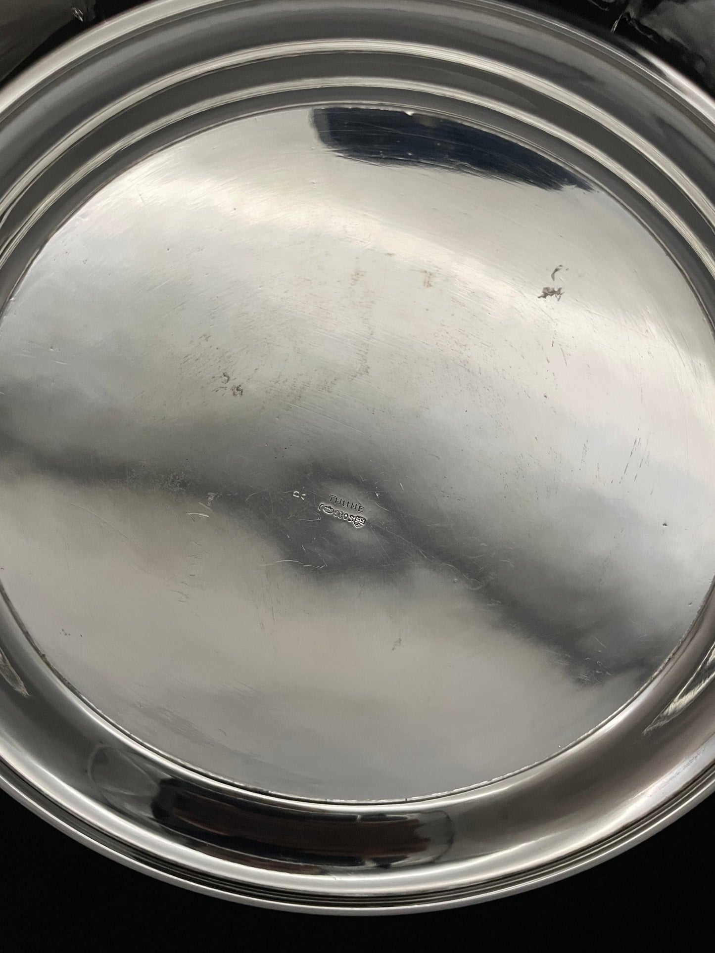 Sølvbolle av Thune i 830s stempel