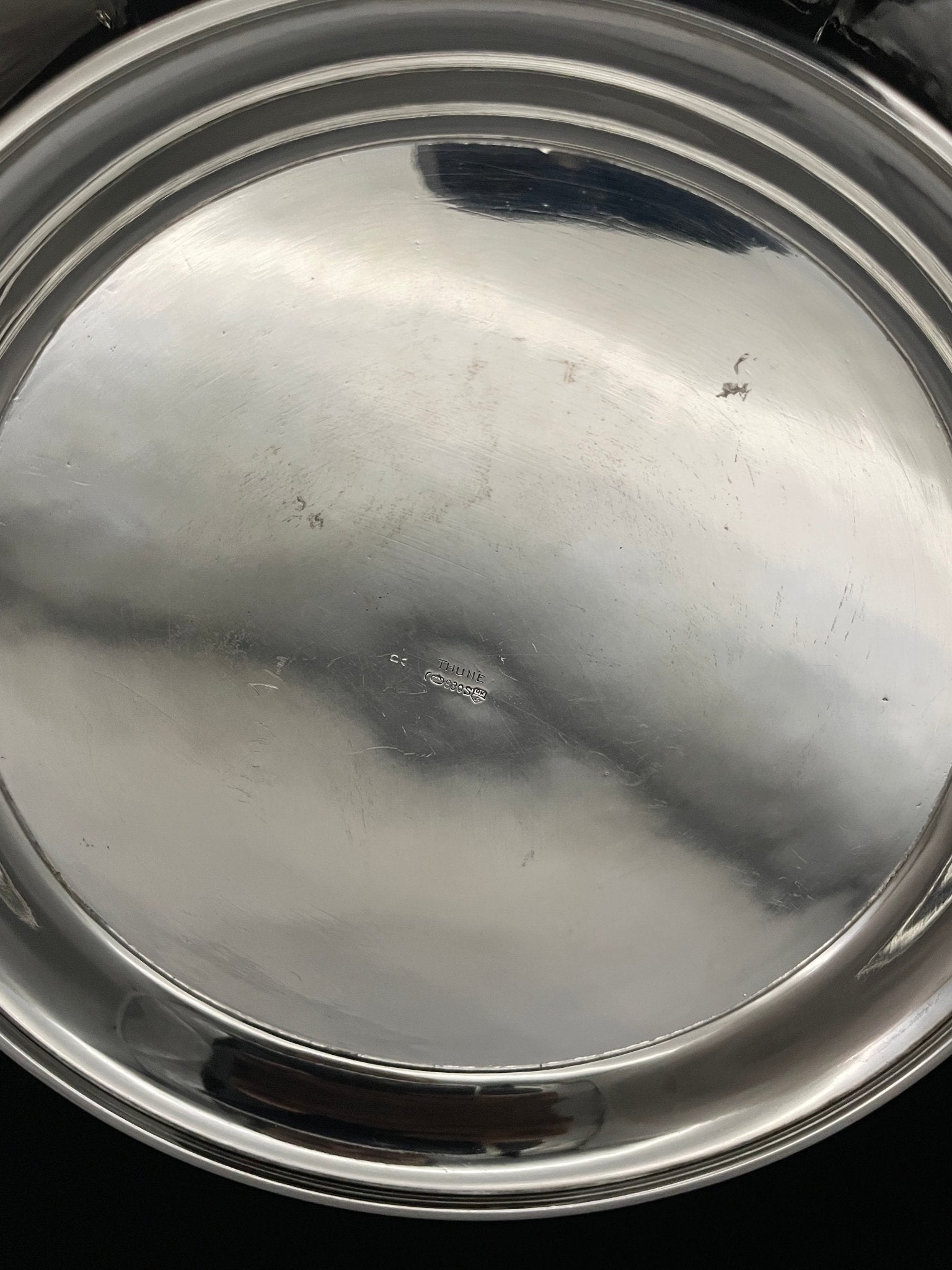 Sølvbolle av Thune i 830s stempel