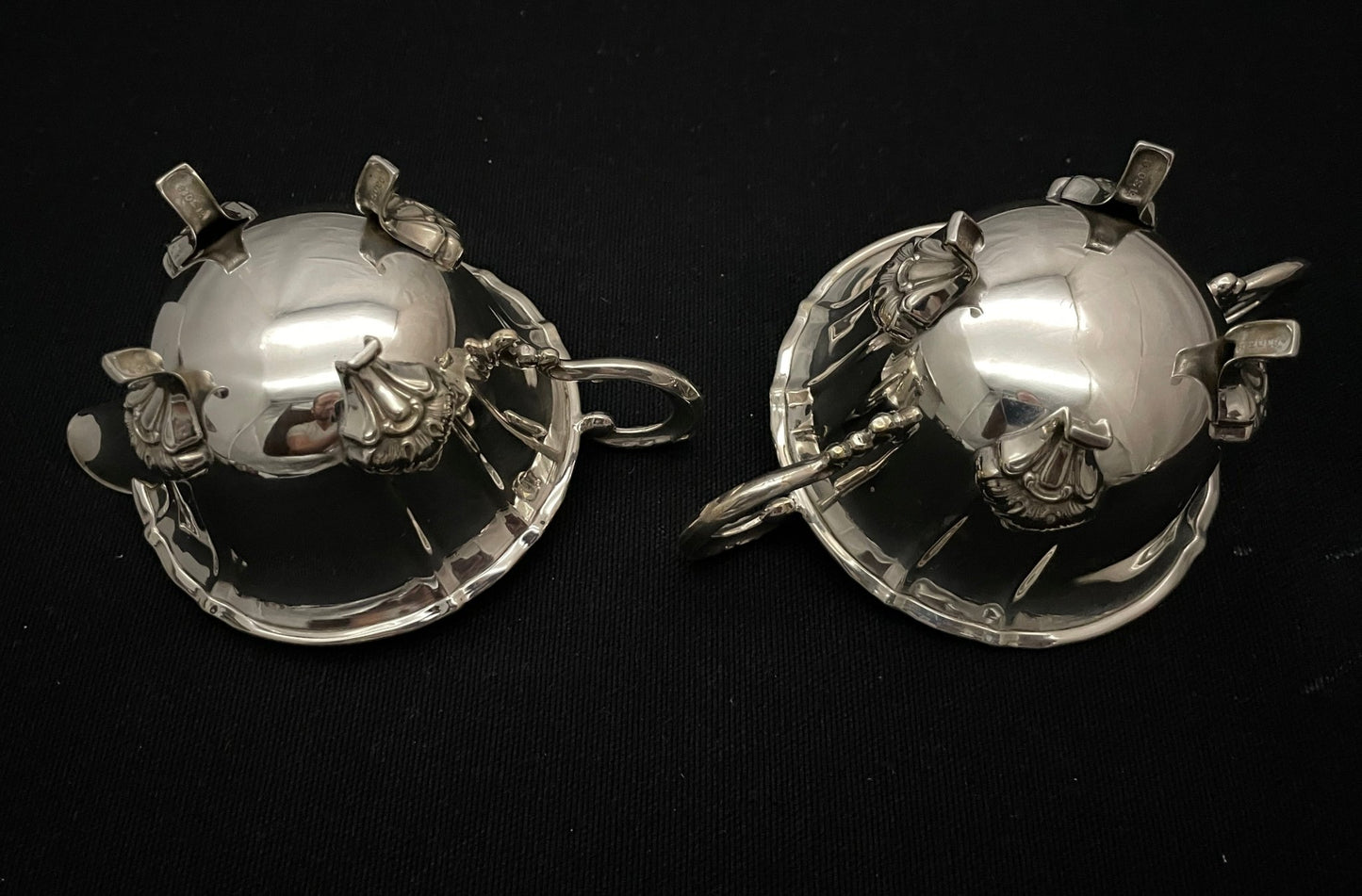 Sett nr 5 Sukkerkopp og fløtemugge Brødrene Lohne undersiden