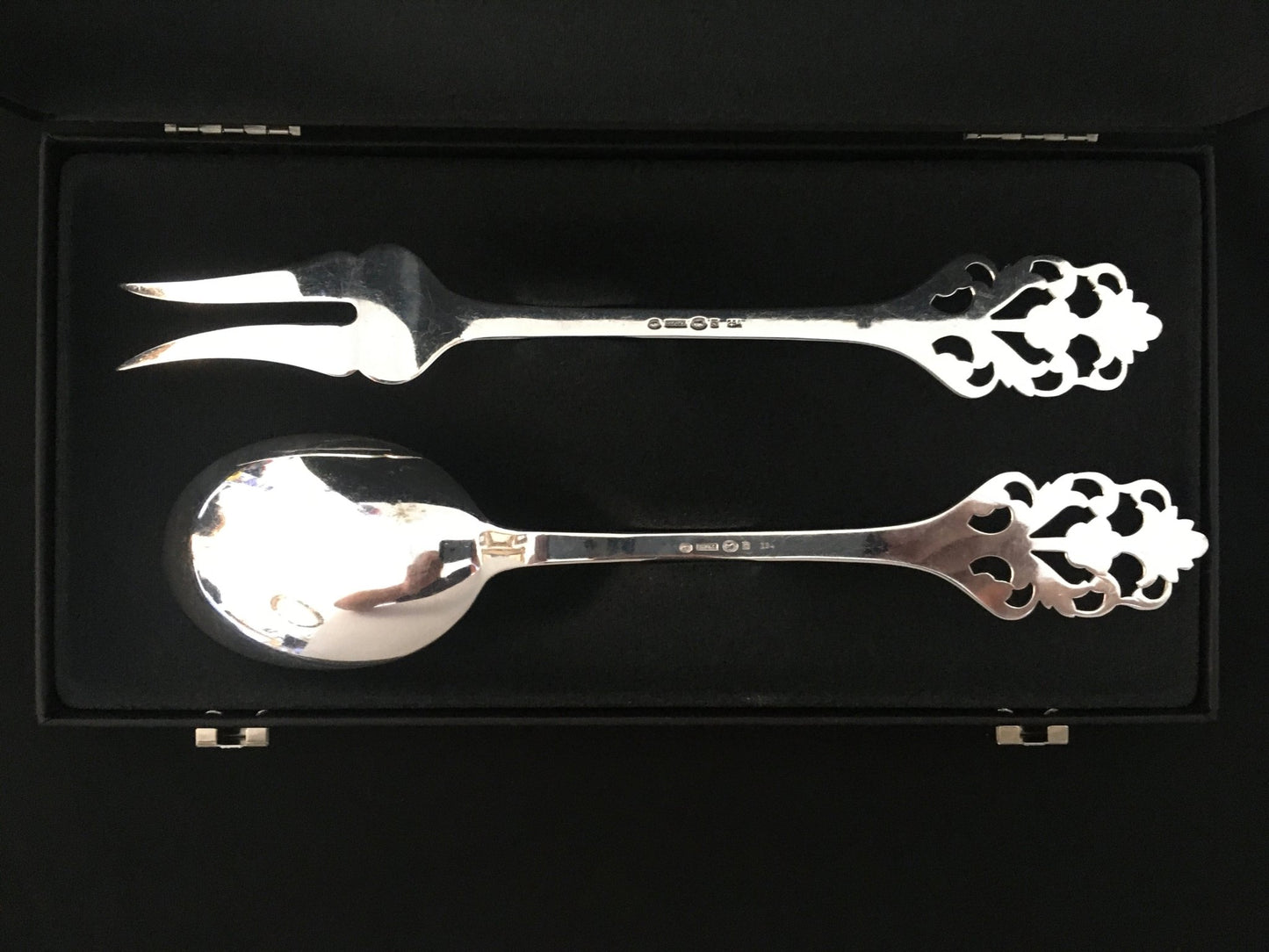 Viking Rose Sølvbestikk Anretningskje og Anretningsgaffel Bakside